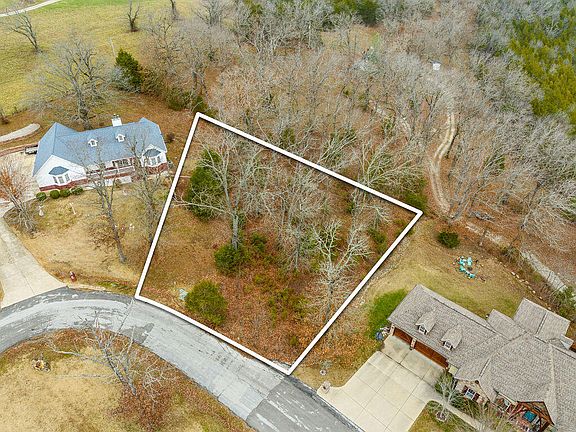 3rd image of 150 White Oak Circle