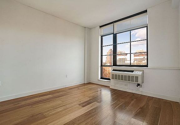 5th image of 180 Nassau St APT 3H