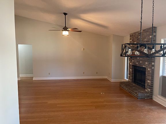 4th image of 2427 Kimberly Dr