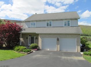 103 Woodview Dr, Hollidaysburg, PA 16648