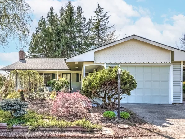 11955 SW Queen Elizabeth St, King City, OR 97224