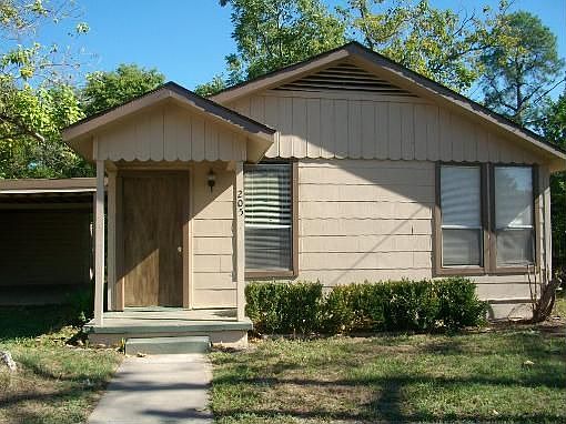 1st image of 205 Jeannine St
