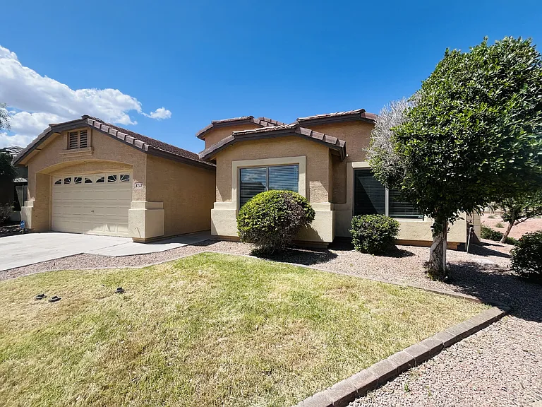 8202 S 47th Ave — Photo 1