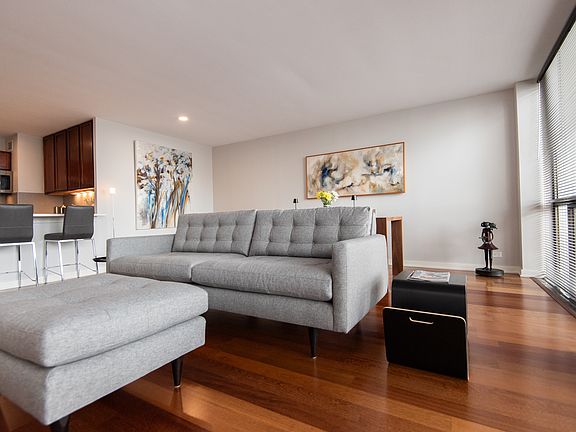 4th image of 4343 N Clarendon Ave