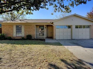 6404 Old Mill Cir, Watauga, TX 76148