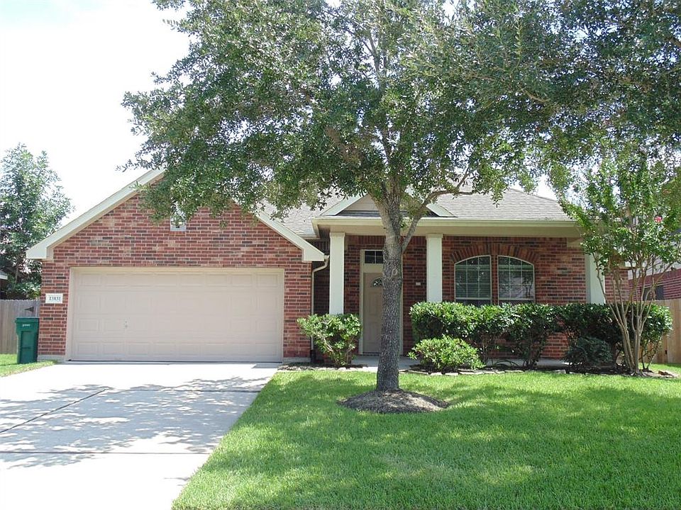 Wonderful One-Story Home with 3 Bedrooms and 2 Bathrooms. Nice trees in the front yard, offers attractive curb appeal.