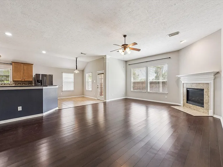 2821 Chinaberry Park Ln — Photo 11