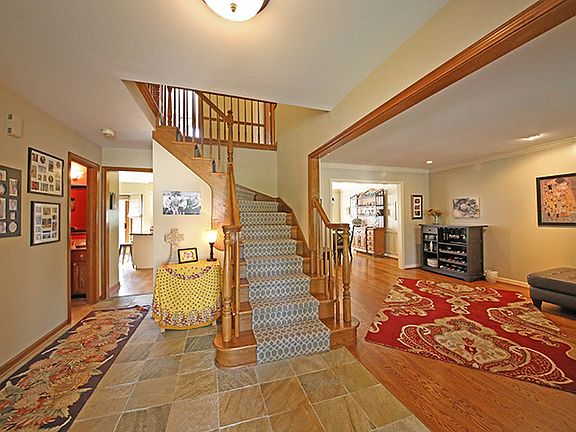 4th image of 27W203 Waterford Dr