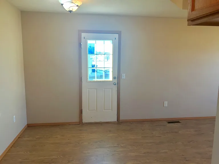 604B W Kimberly Ct — Photo 2