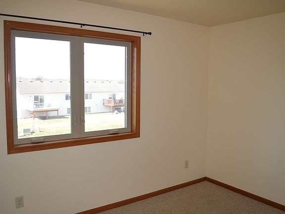 4th image of 1121 Union Rd