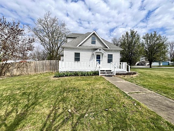 3rd image of 708 W Fairground Ave