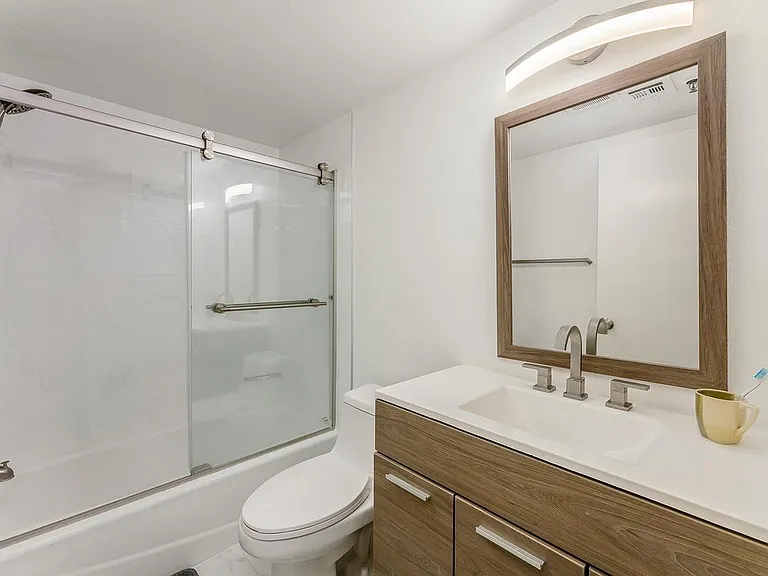 64 N Mar Vista Ave #230 — Photo 16
