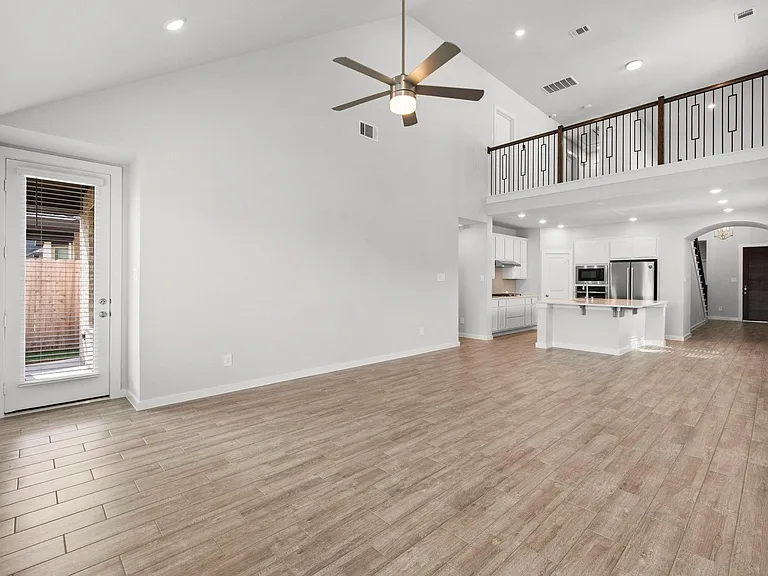 29834 Ellwood Ln — Photo 10