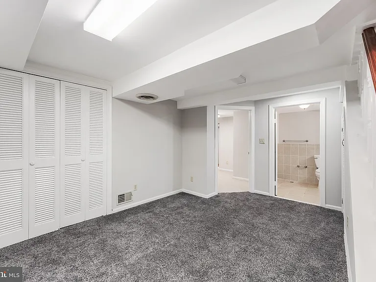1005 N Lebanon St — Photo 37