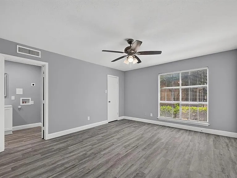 5033 Cedar Springs Rd — Photo 21