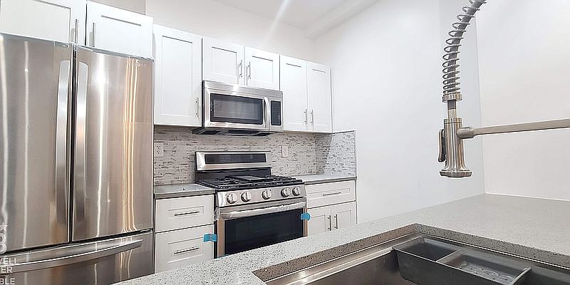 2nd image of 774 Quincy St #2