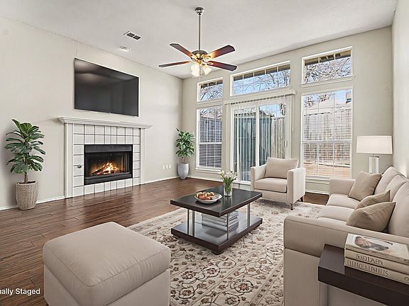 3rd image of 7825 Pennington Ct