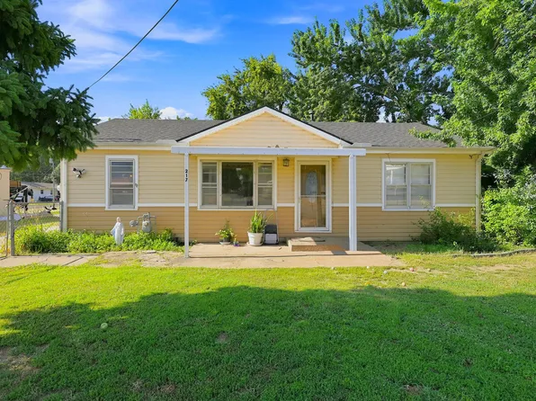 217 W Chicago Ave, Colwich, KS 67030
