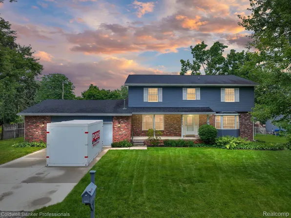 1051 Charest Ave, Waterford, MI 48327