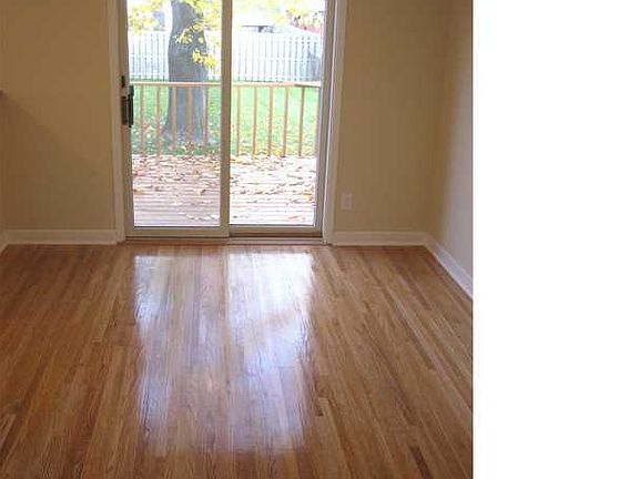 5th image of 240 Brookside Dr