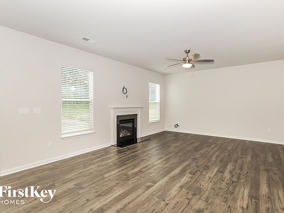 3rd image of 7 Wild Lily Dr