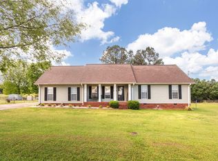 1502 Rockview Cir, Weaver, AL 36277