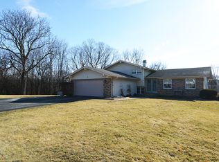 79 Brook Ln, Lindenhurst, IL 60046