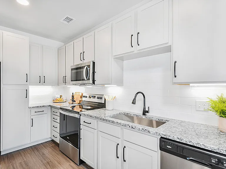 Residences at SweetBay — Photo 32