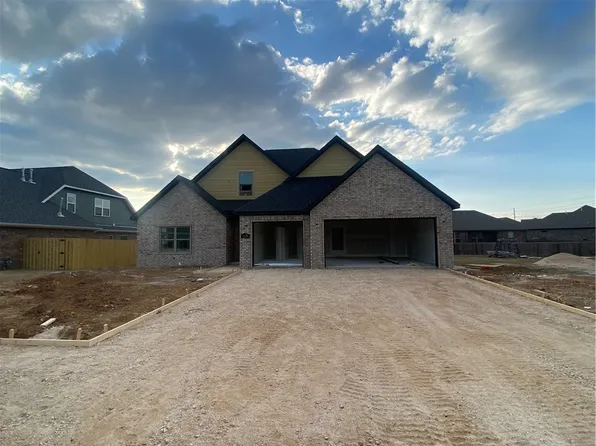 1155 E Montichiello St, Tontitown, AR 72762