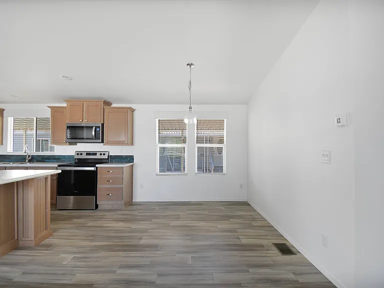 Paradise Groves Manufactured Home Community — Photo 60