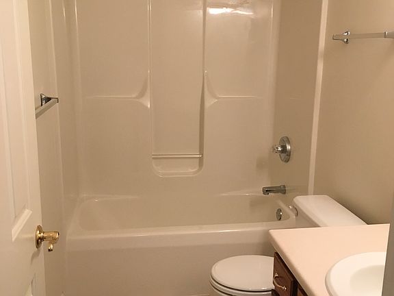 Full Guest Bath