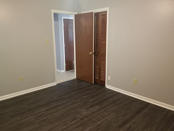 5th image of 127 Pine Crest Dr #0