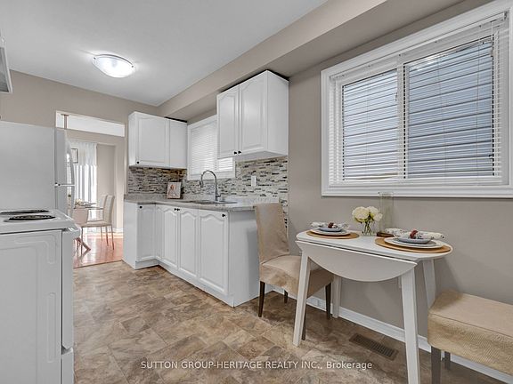 3rd image of 5 Fenwick Ave