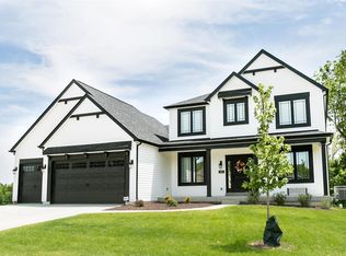 450 Mossy Brook Dr, O'Fallon, MO 63366