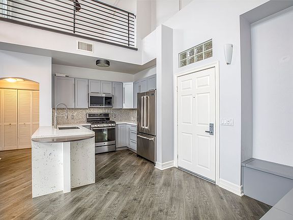 4th image of 525 11th Ave Unit 1502