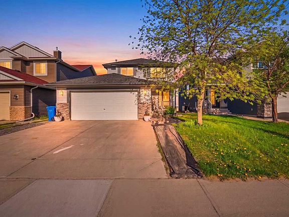 2nd image of 101 W Coville Cres NE