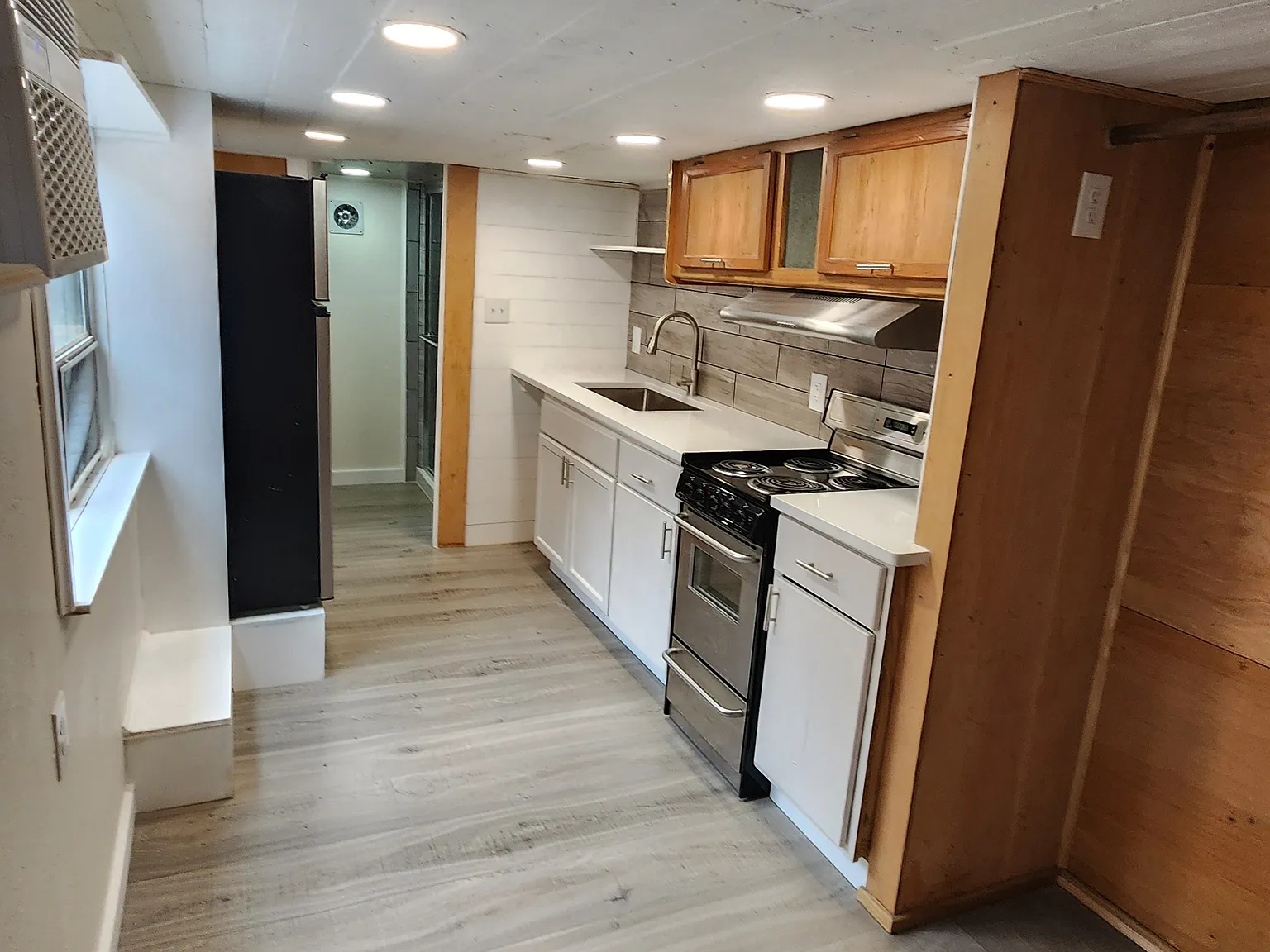 215 Harwell Rd NW — Photo 2