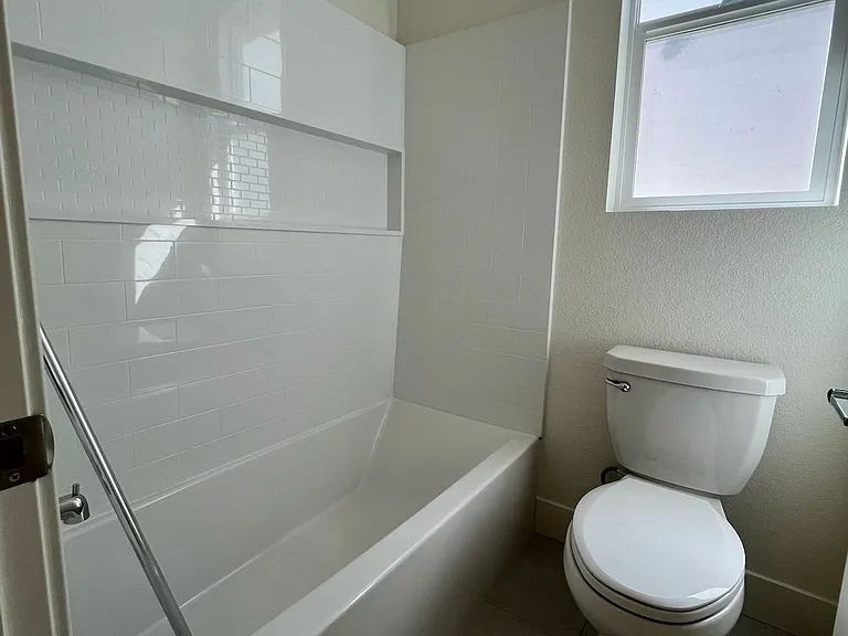 3357 Adirondack St — Photo 15