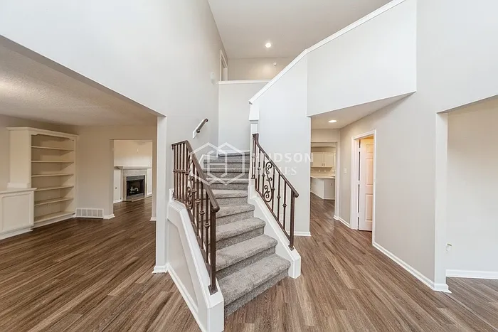 4 bed, 2.5 bath, 2775 sqft, $2,680 — Photo 4