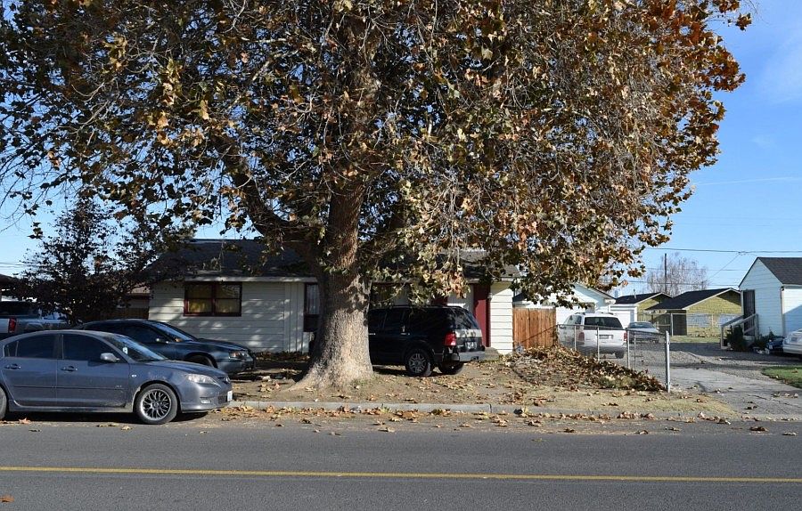 1st image of 609 S Ahtanum Ave