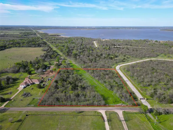 8001 Big Water Ln, Kemp, TX 75143