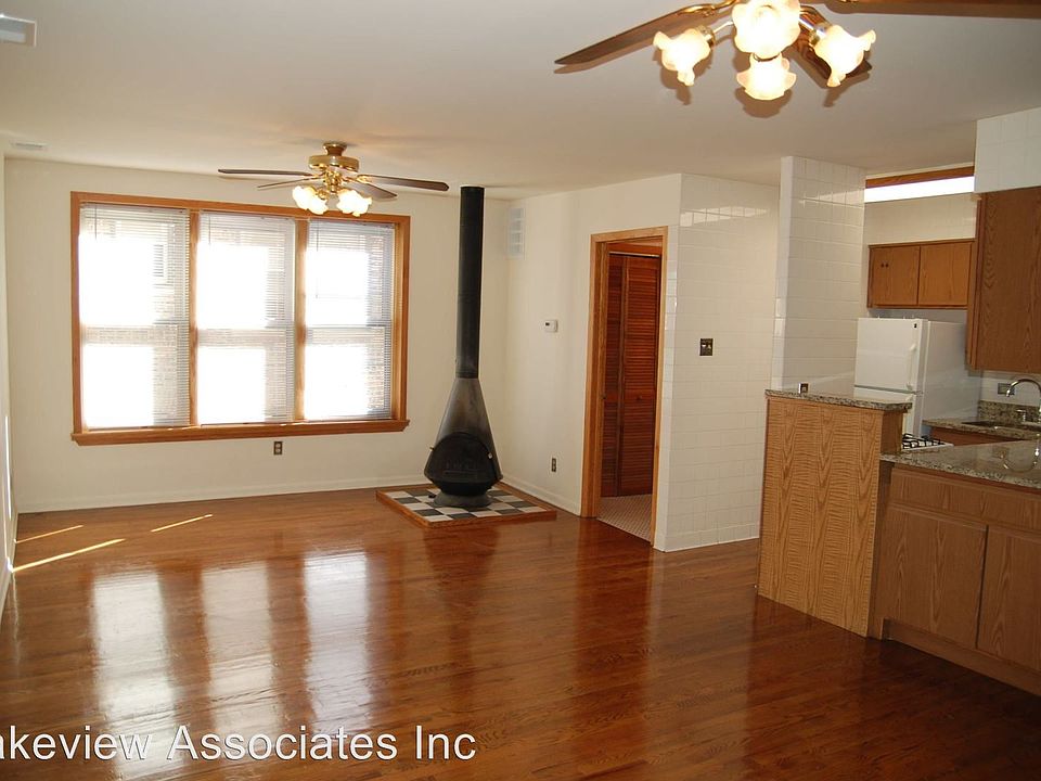 1st image of 534 W Belden Ave
