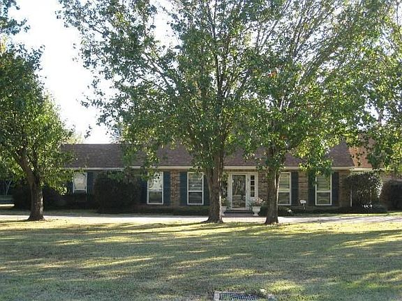 2nd image of 5 Fairway Dr