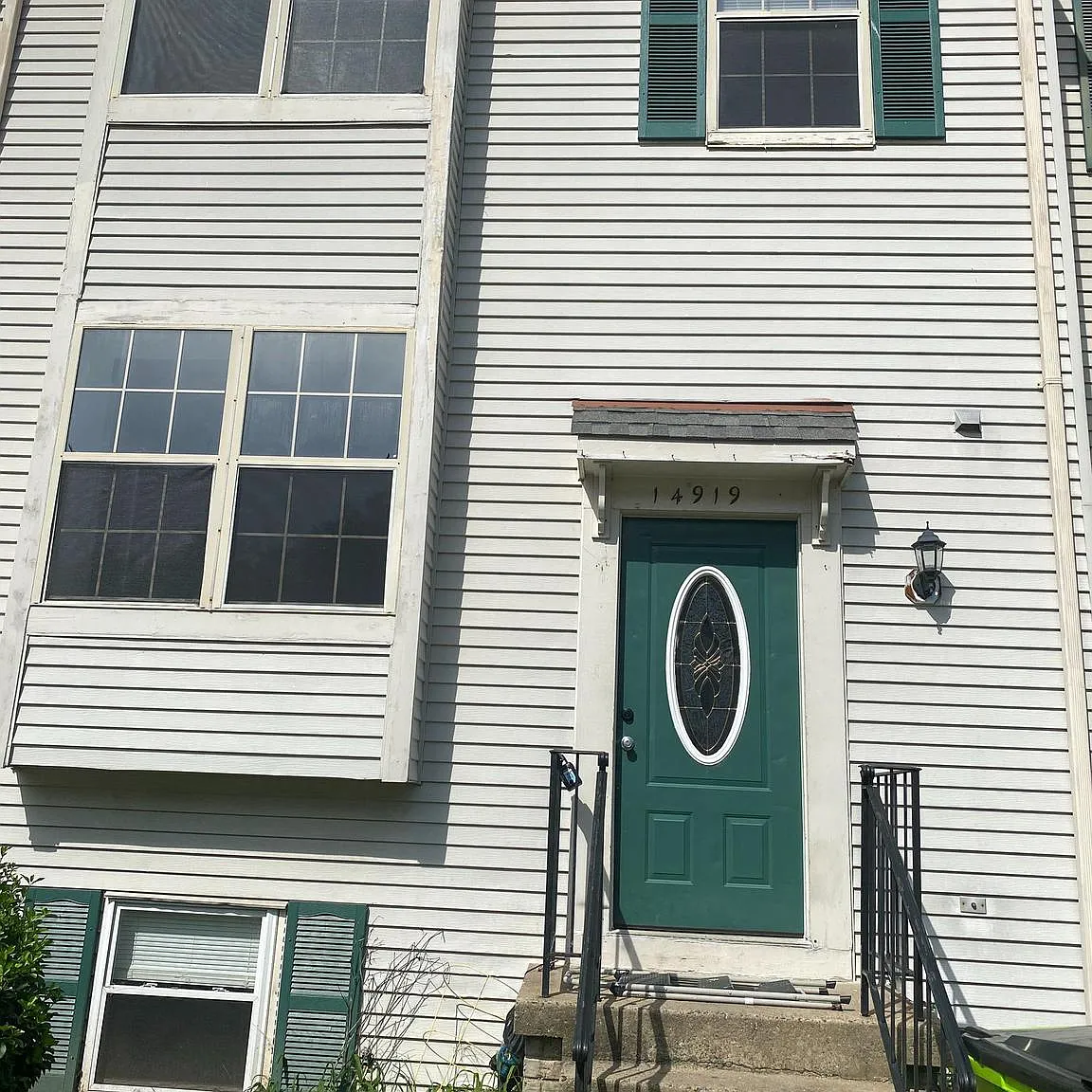 5 bed, 3.5 bath, 1902 sqft, $2,500 — Photo 1