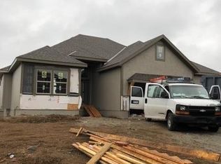 1211 Zachary Cir, Pleasant Hill, MO 64080