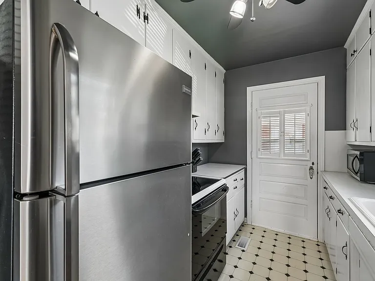 2512 NW 32nd St — Photo 12