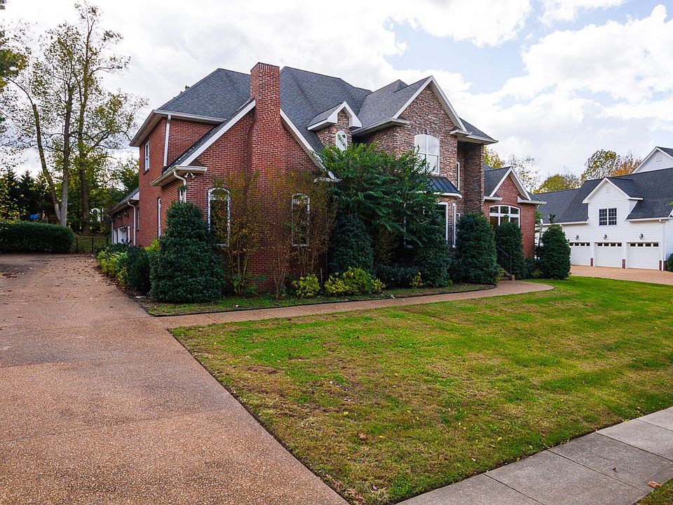 1st image of 820 Salisbury Way