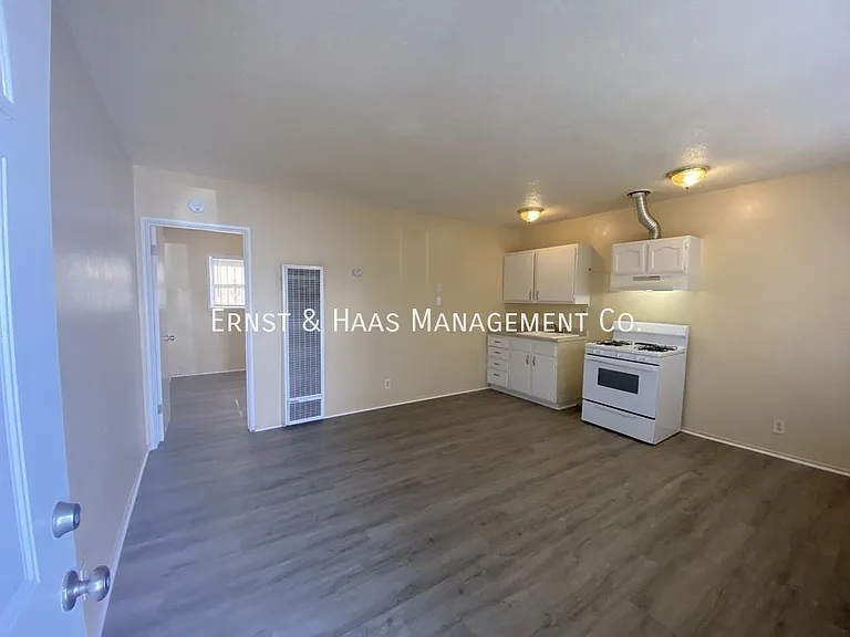 13812 S Avalon Blvd #B — Photo 15