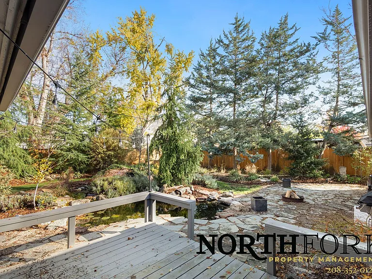 2426 N Redway Rd — Photo 18