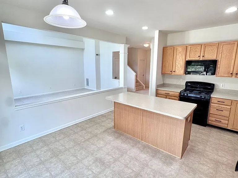 8704 Mayfair Ct — Photo 12